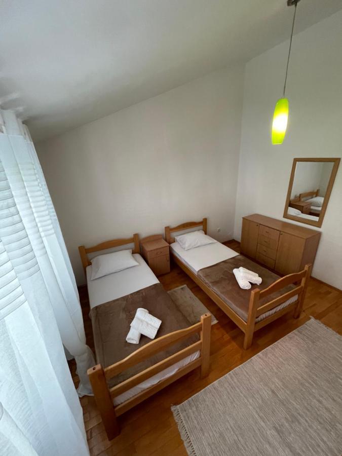 Aquarium Apartment Kotor Buitenkant foto