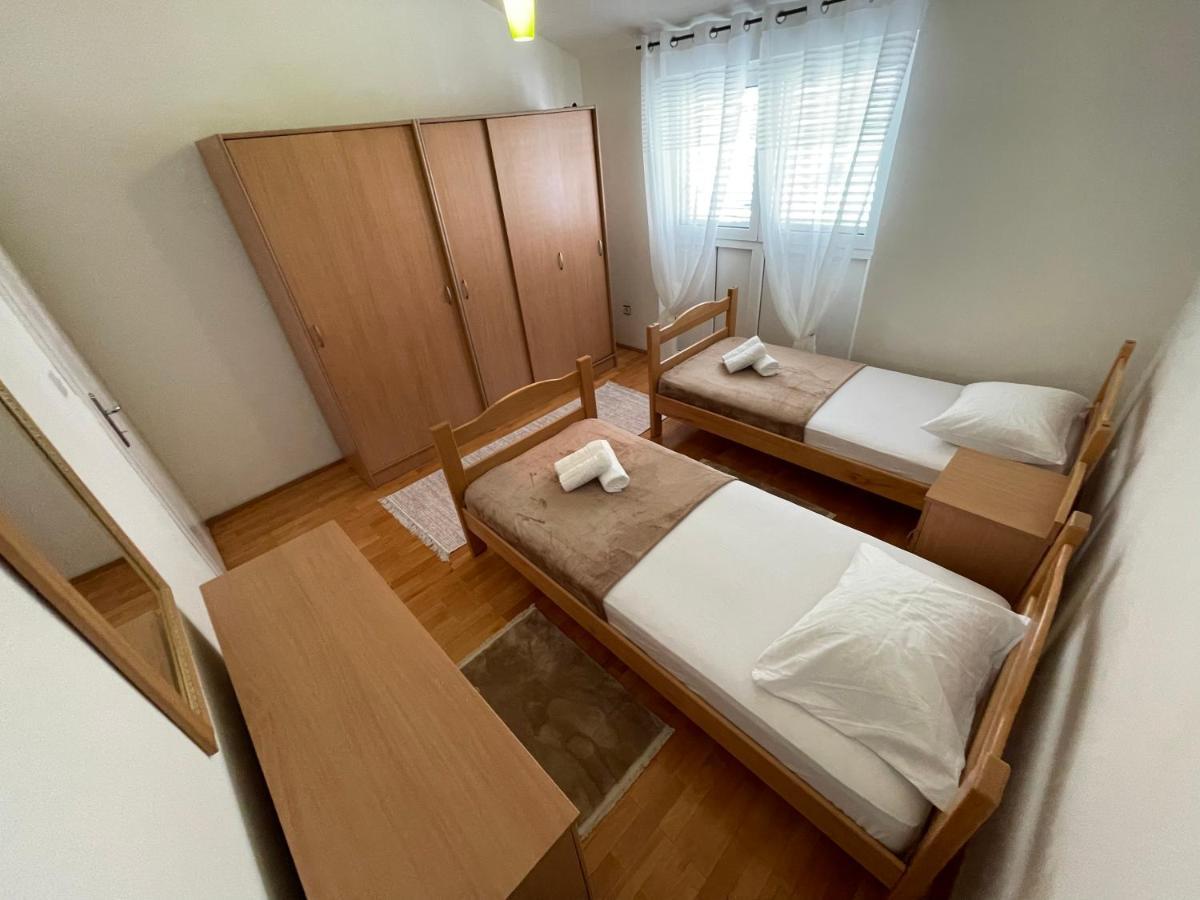 Aquarium Apartment Kotor Buitenkant foto